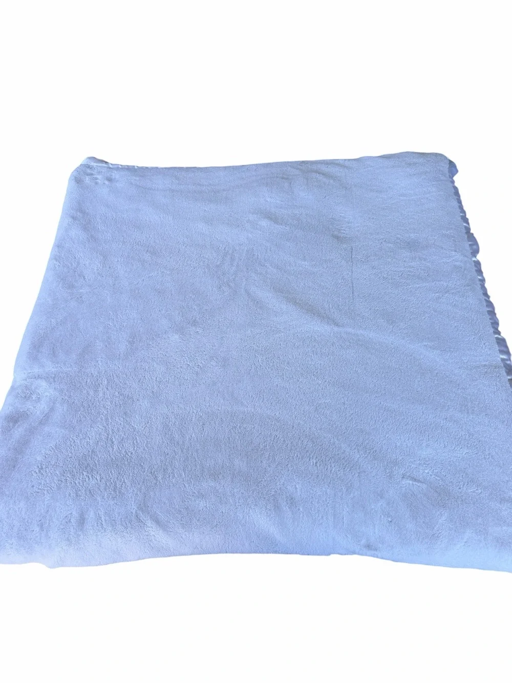 Simply Shabby Chic Satin Trim White Plush Blanket Rachel Ashwell Heavy F/Q GUC